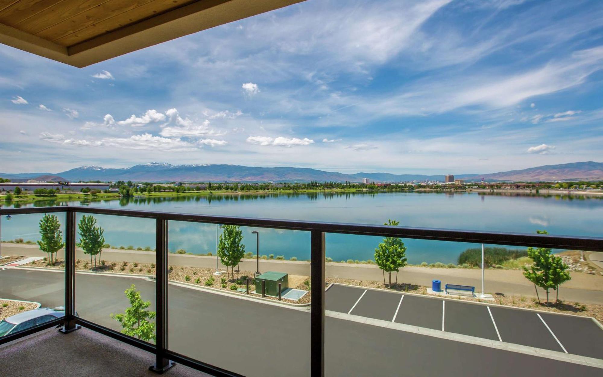 Hampton Inn & Suites Reno/Sparks Exterior photo
