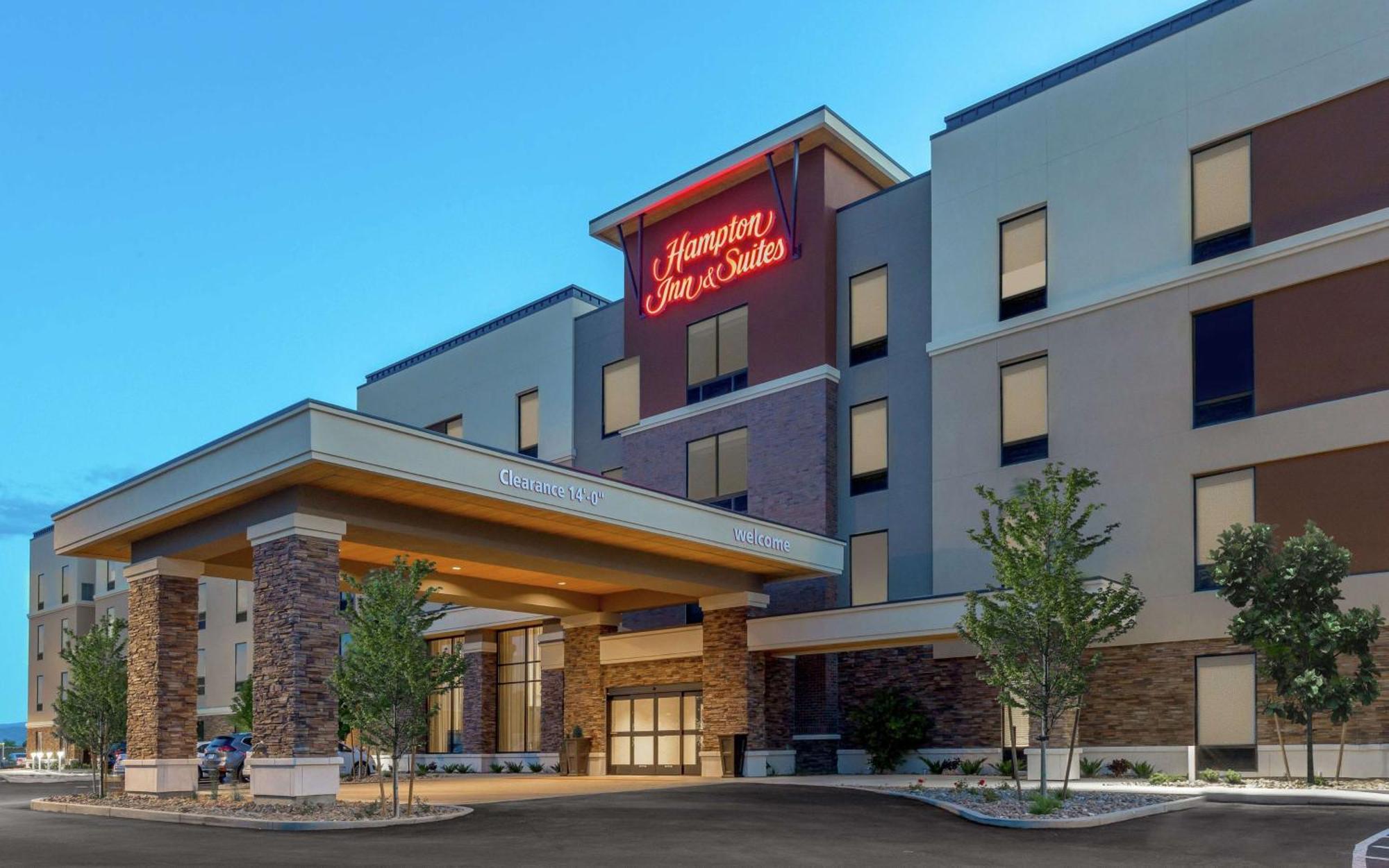 Hampton Inn & Suites Reno/Sparks Exterior photo